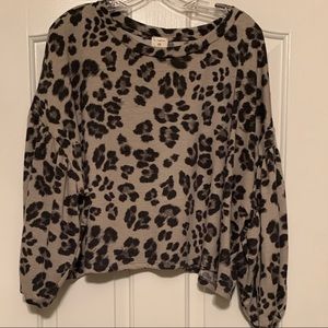 By Together Leopard balloon sleeve sweater small